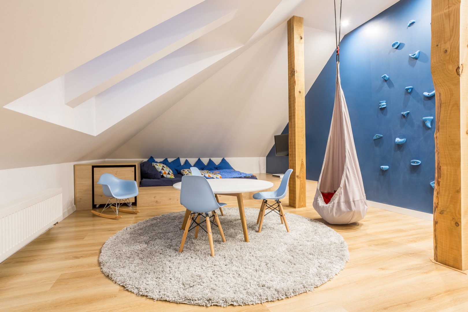 Contemporary apartment